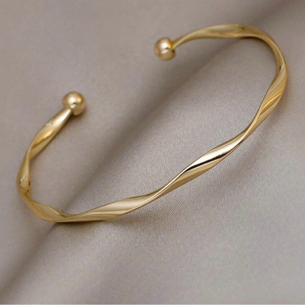 Gold or Silver Twist Design Open Cuff Bracelet. New